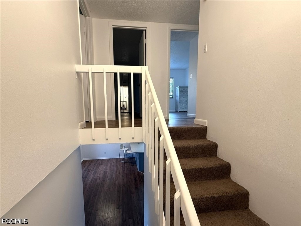 1406 Park Shore Circle - Photo 6
