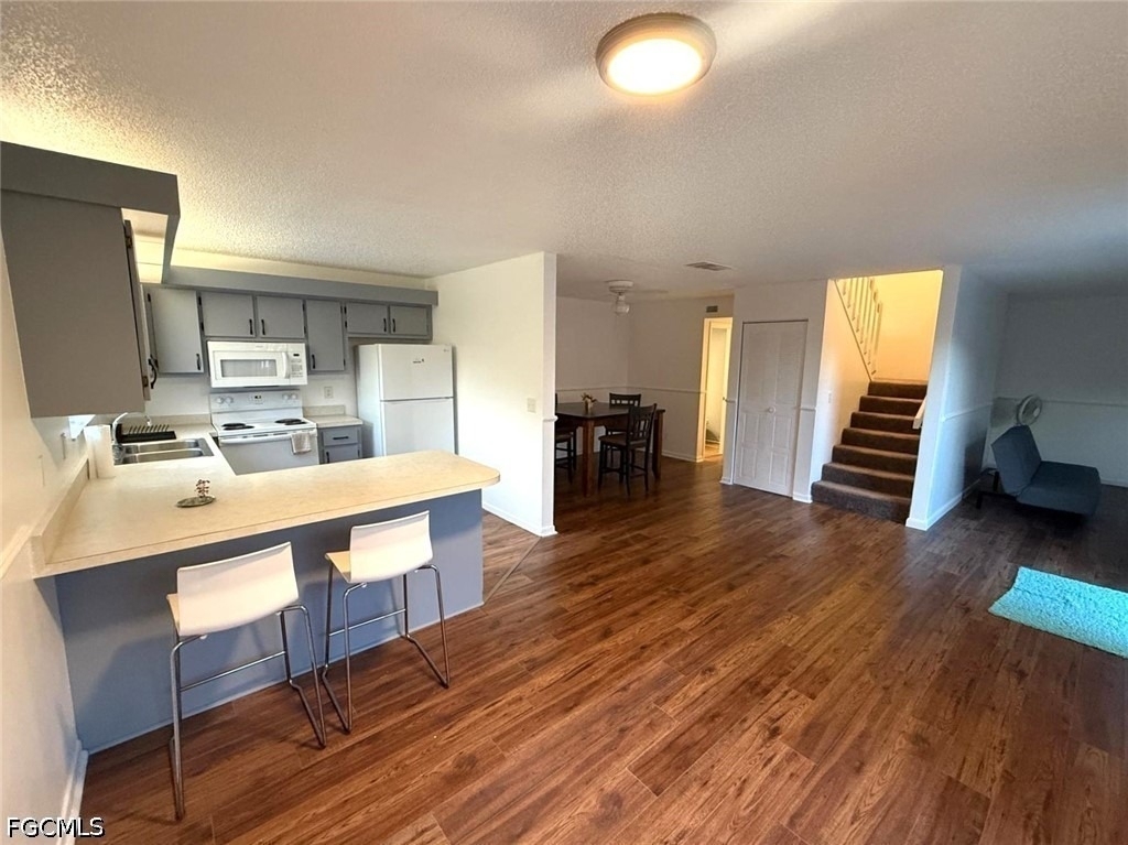 1406 Park Shore Circle - Photo 1