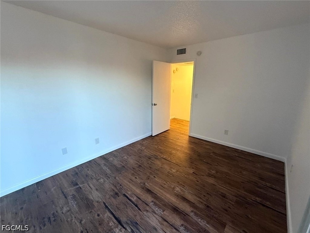 1406 Park Shore Circle - Photo 11