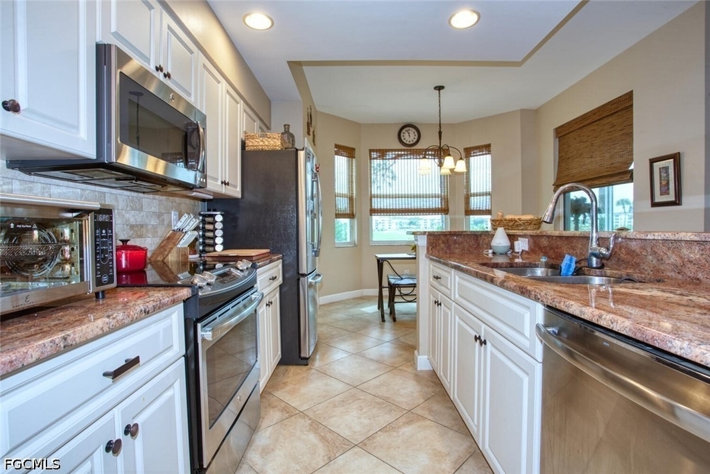 8076 Queen Palm Lane - Photo 2