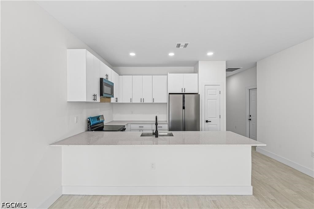 2222 Kenneth Avenue S - Photo 2