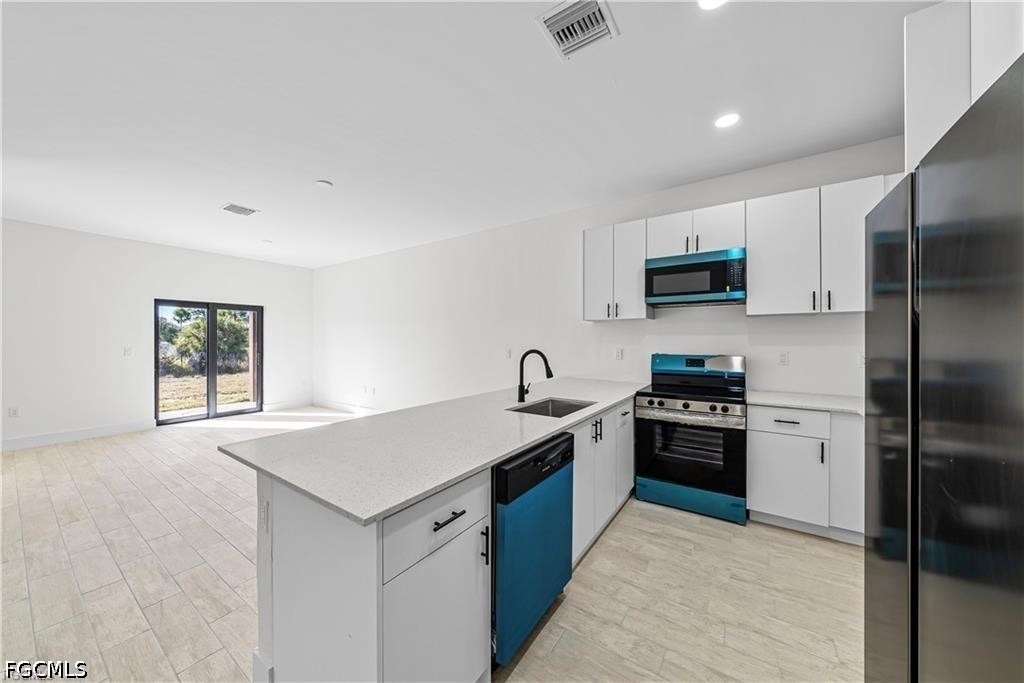 2222 Kenneth Avenue S - Photo 3
