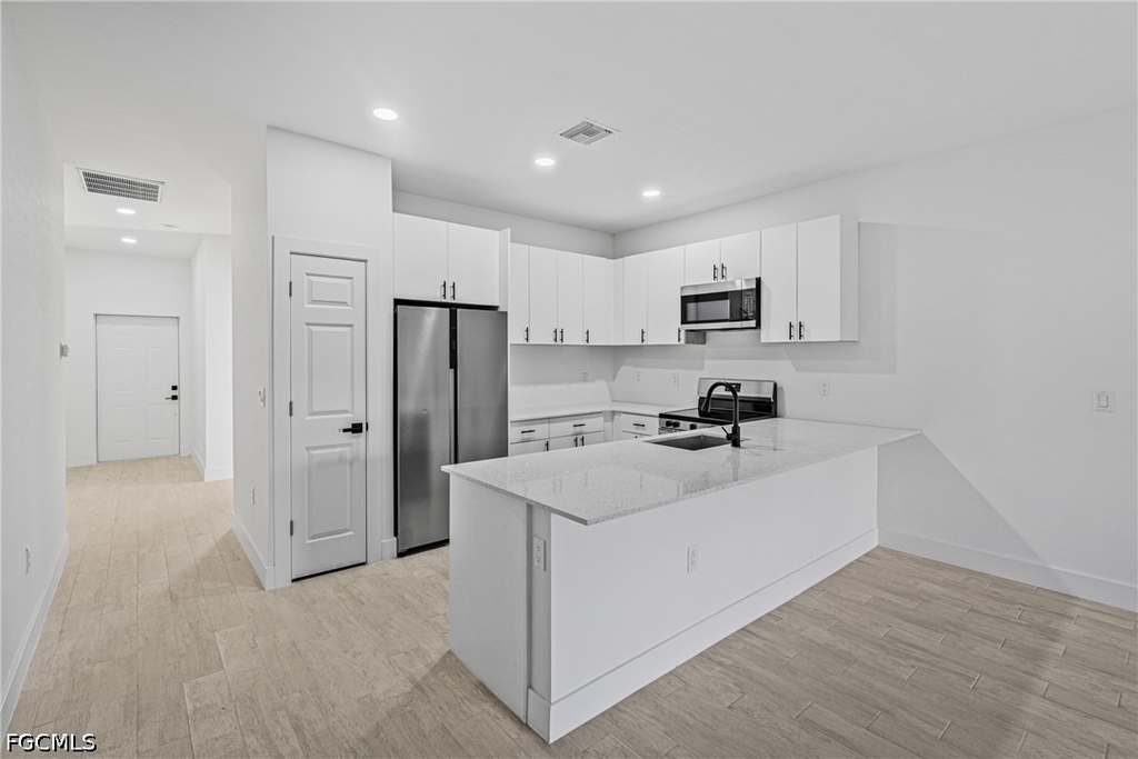 2220 Kenneth Avenue S - Photo 2