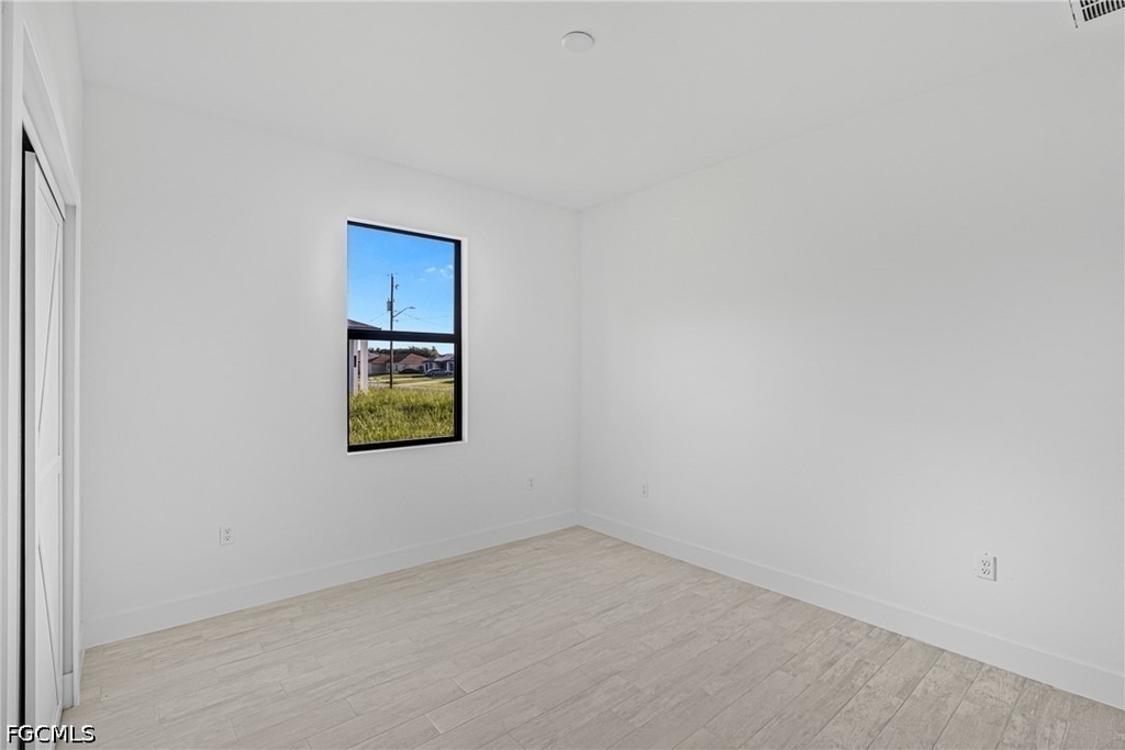 2220 Kenneth Avenue S - Photo 8
