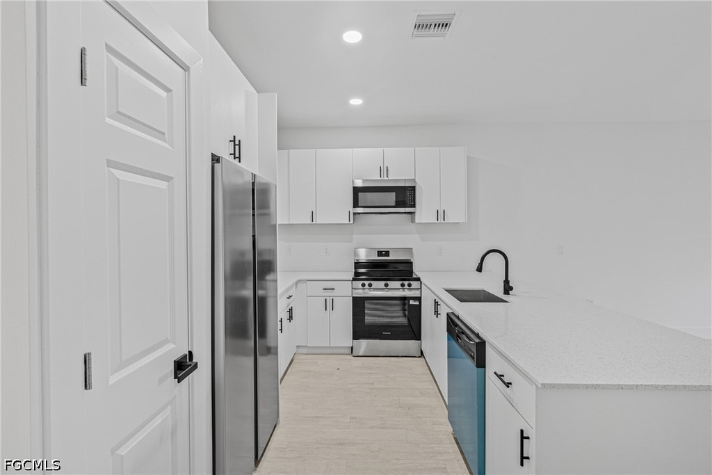 2220 Kenneth Avenue S - Photo 3