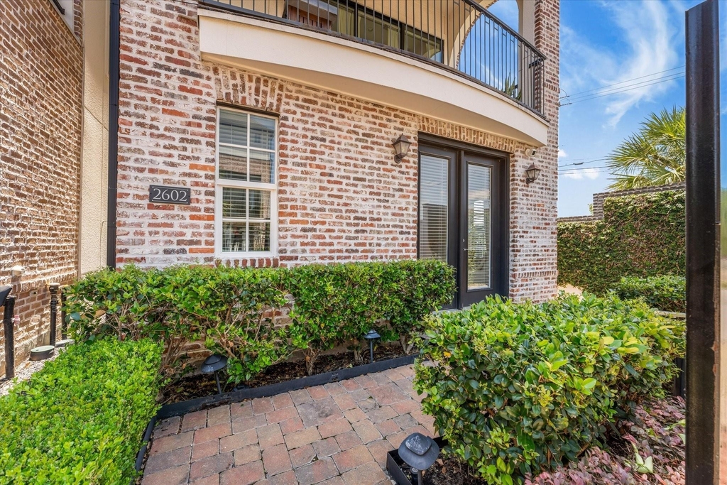 2602 Cottage Grove Green Drive - Photo 3