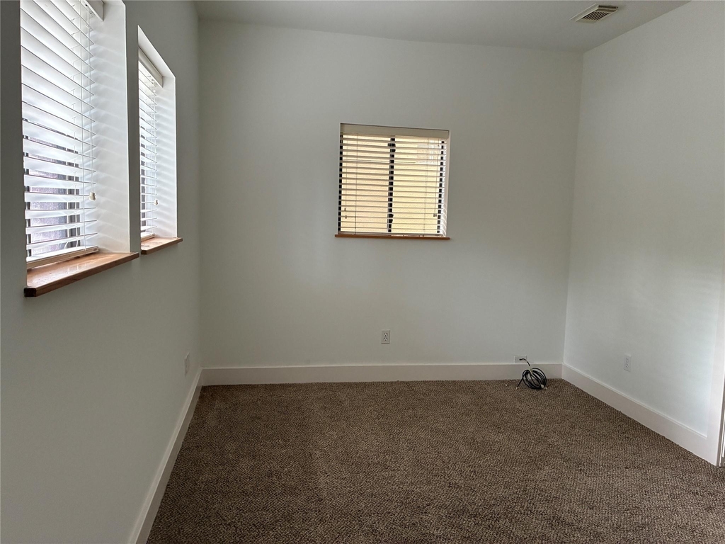 6320 Haskell Street - Photo 34