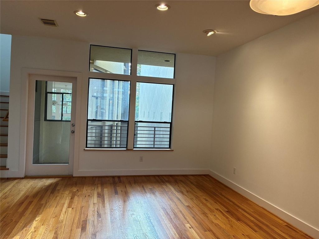 6320 Haskell Street - Photo 21