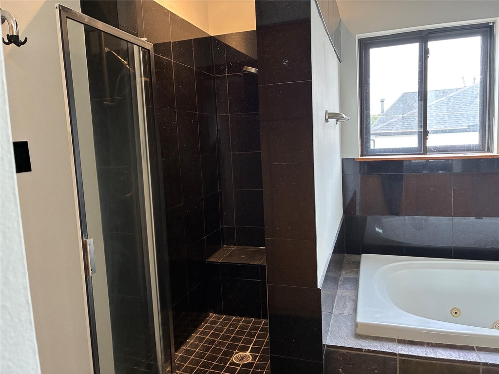 6320 Haskell Street - Photo 28