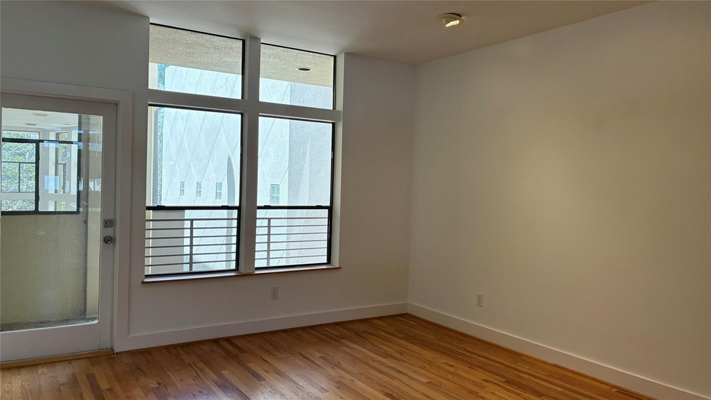 6320 Haskell Street - Photo 33