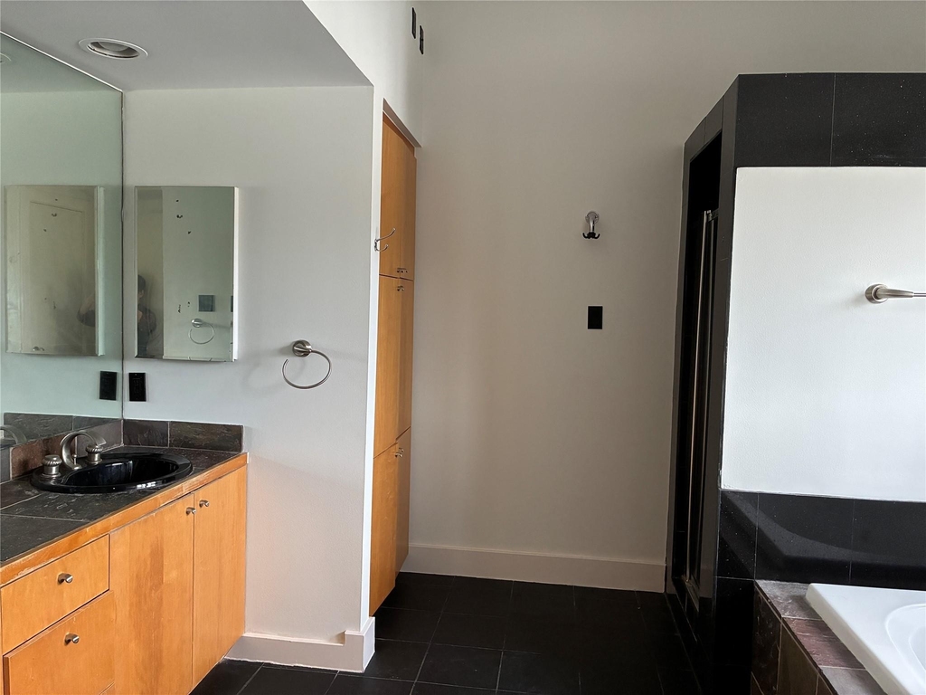 6320 Haskell Street - Photo 25
