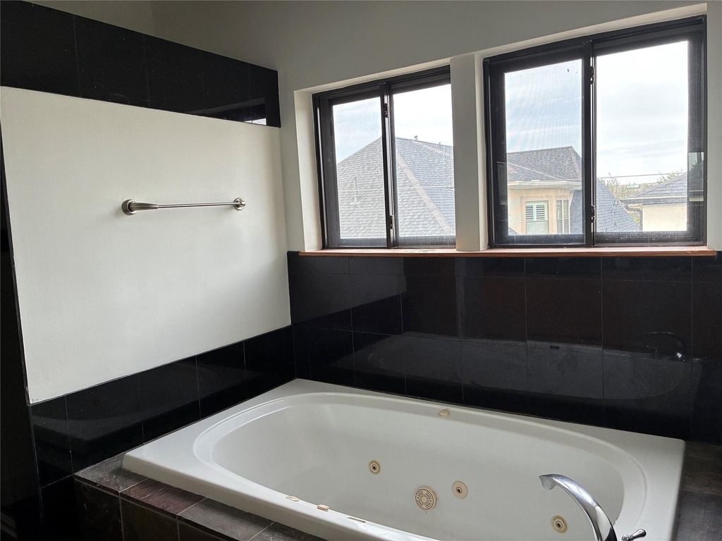6320 Haskell Street - Photo 27