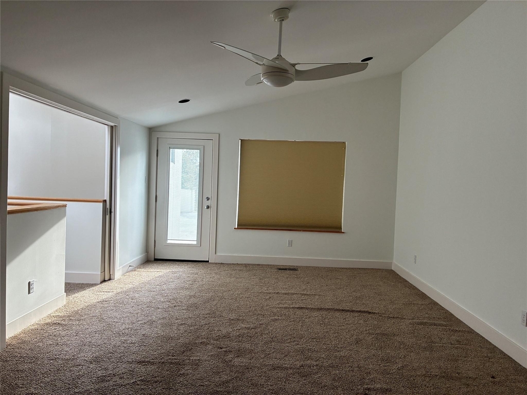 6320 Haskell Street - Photo 24