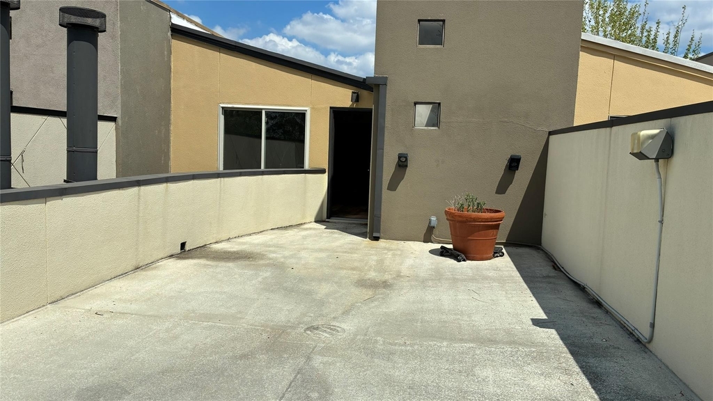 6320 Haskell Street - Photo 41