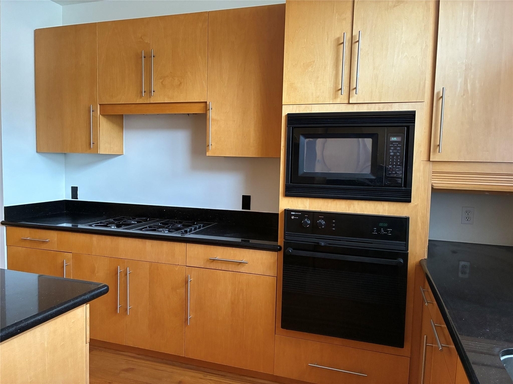 6320 Haskell Street - Photo 15