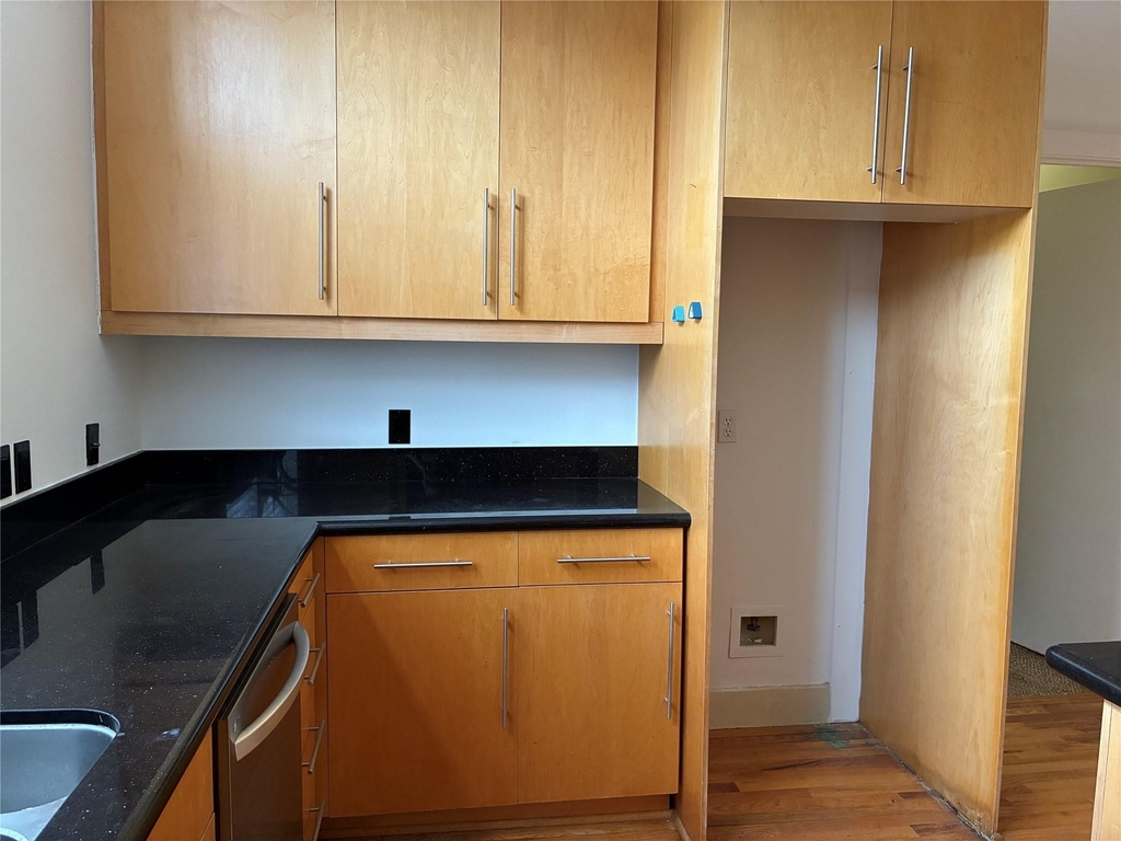 6320 Haskell Street - Photo 17