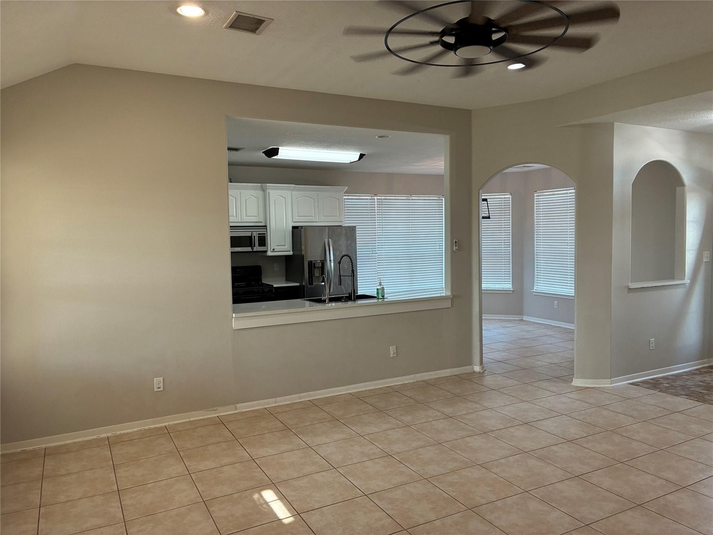 14049 Overstreet Drive - Photo 4