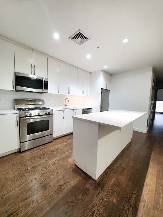South William Street - Photo 1