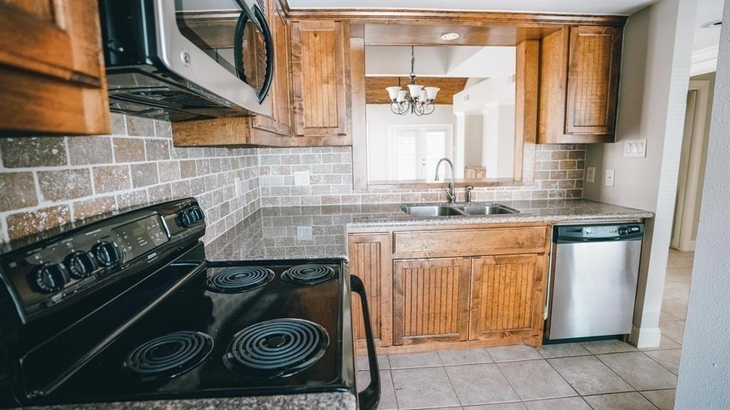 4144 Greystone Way - Photo 3