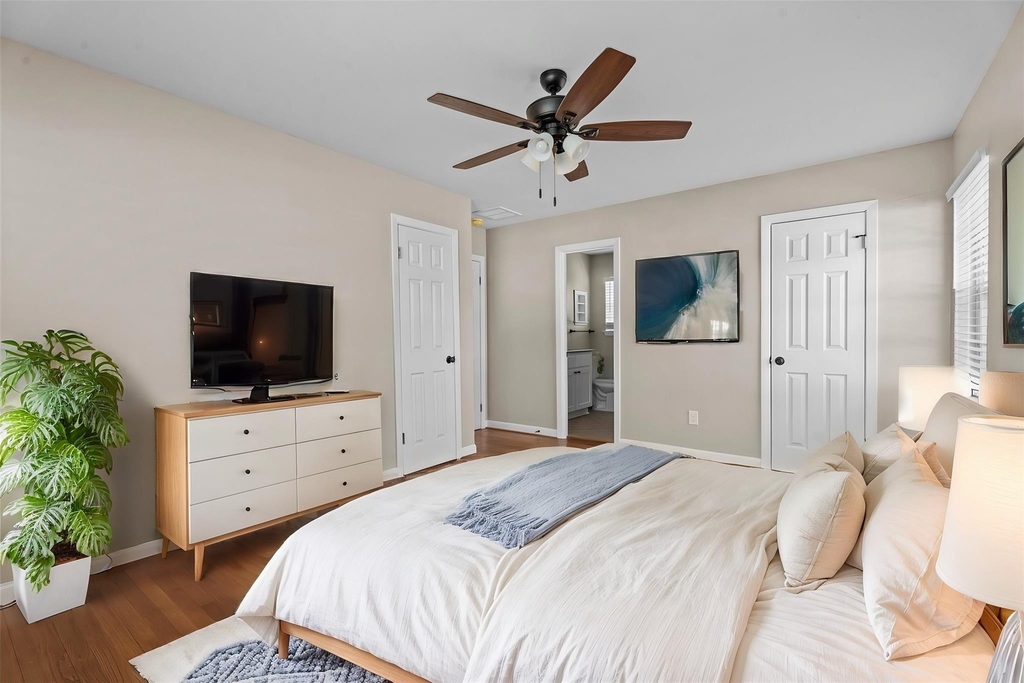 10030 Haddington Drive - Photo 11