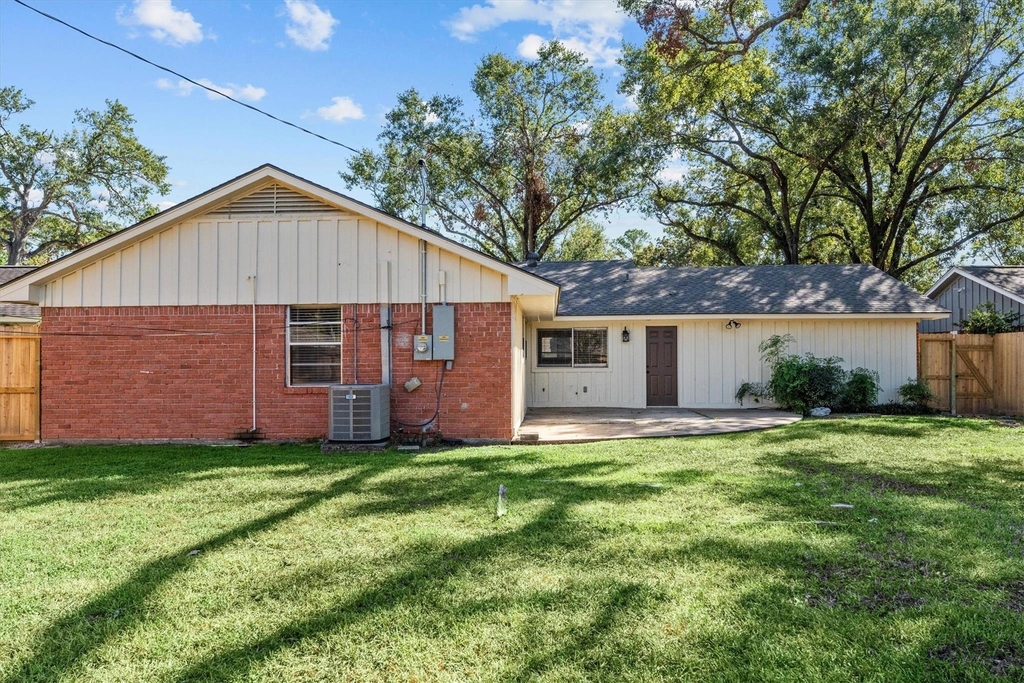 10030 Haddington Drive - Photo 19
