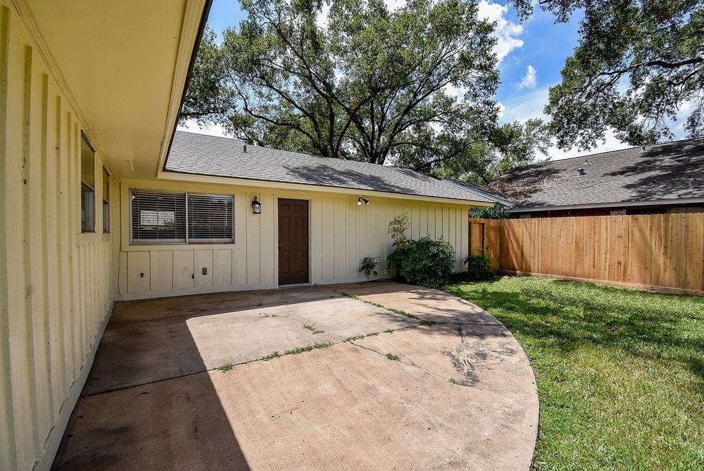 10030 Haddington Drive - Photo 20