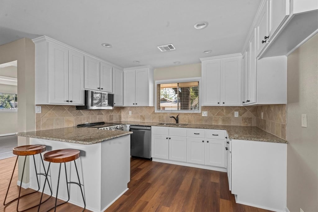 10030 Haddington Drive - Photo 8
