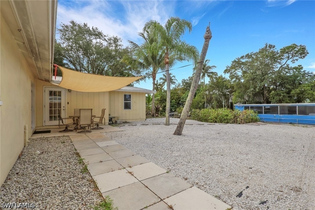 2772 Riverview Drive - Photo 2