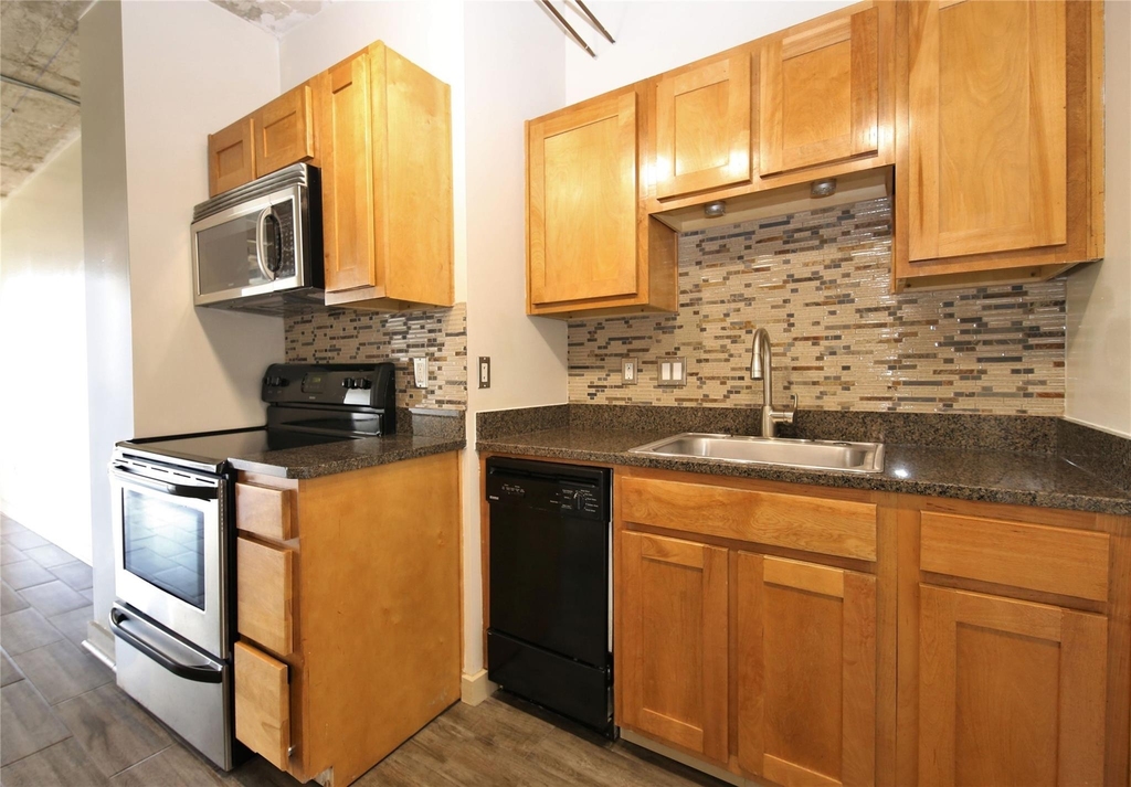 230 W Alabama - Photo 9