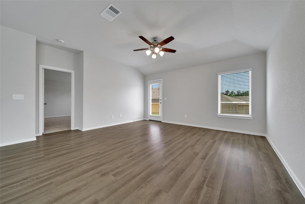 8007 Camphor Court - Photo 7