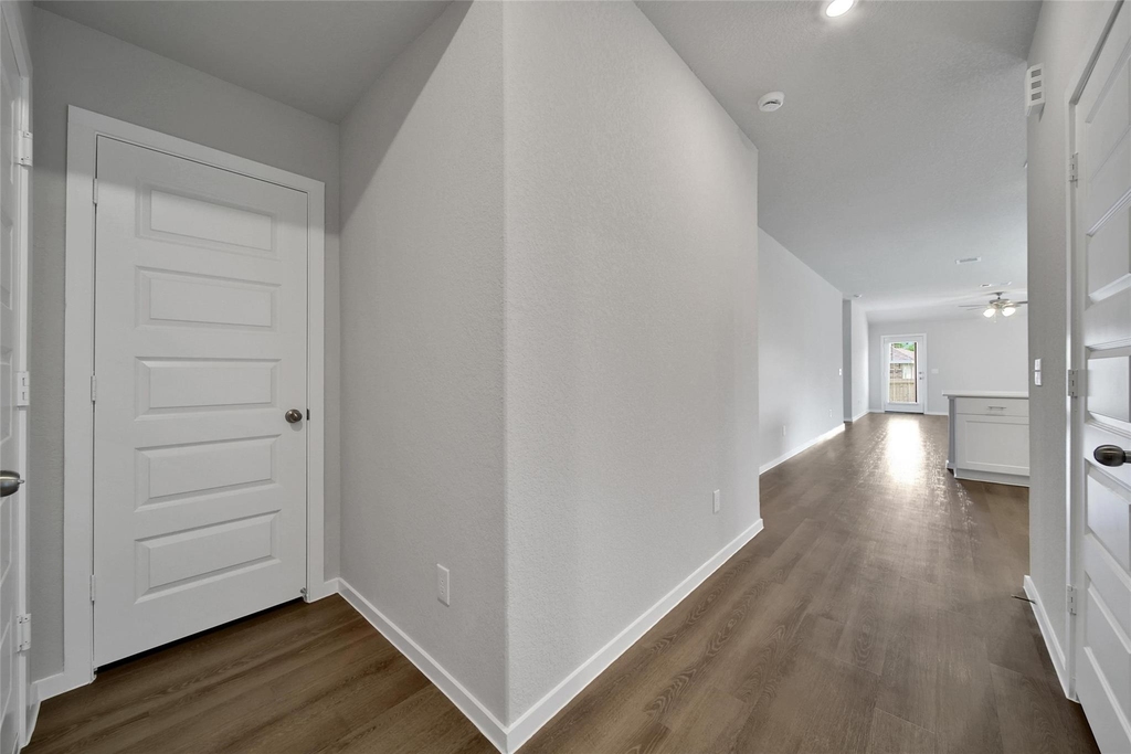 8007 Camphor Court - Photo 8