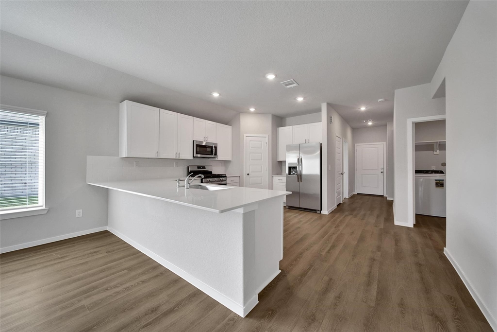 8007 Camphor Court - Photo 3