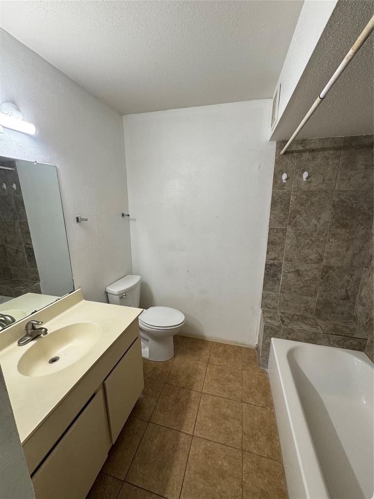 6633 W Airport Boulevard - Photo 5