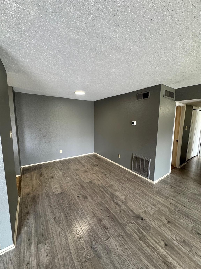 6633 W Airport Boulevard - Photo 4