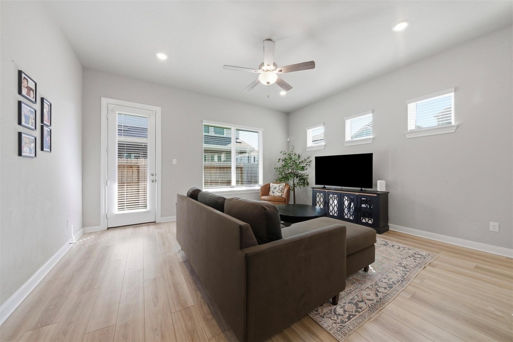 2406 Driftwood Trail - Photo 11