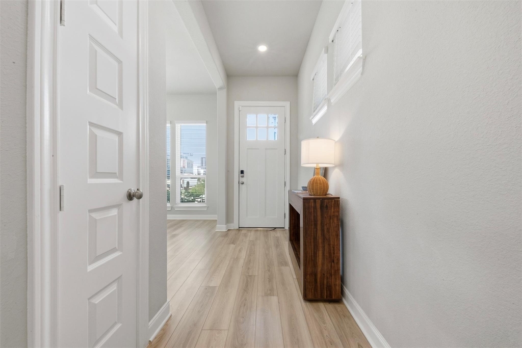 2406 Driftwood Trail - Photo 2