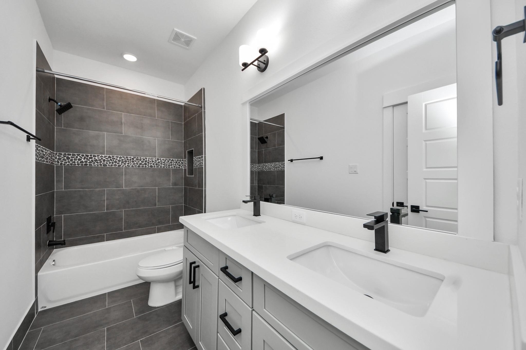 318 Neyland Street - Photo 9