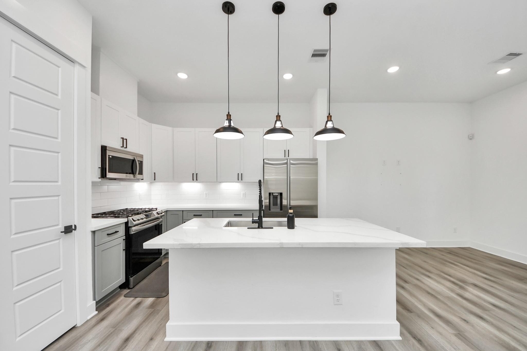 318 Neyland Street - Photo 5