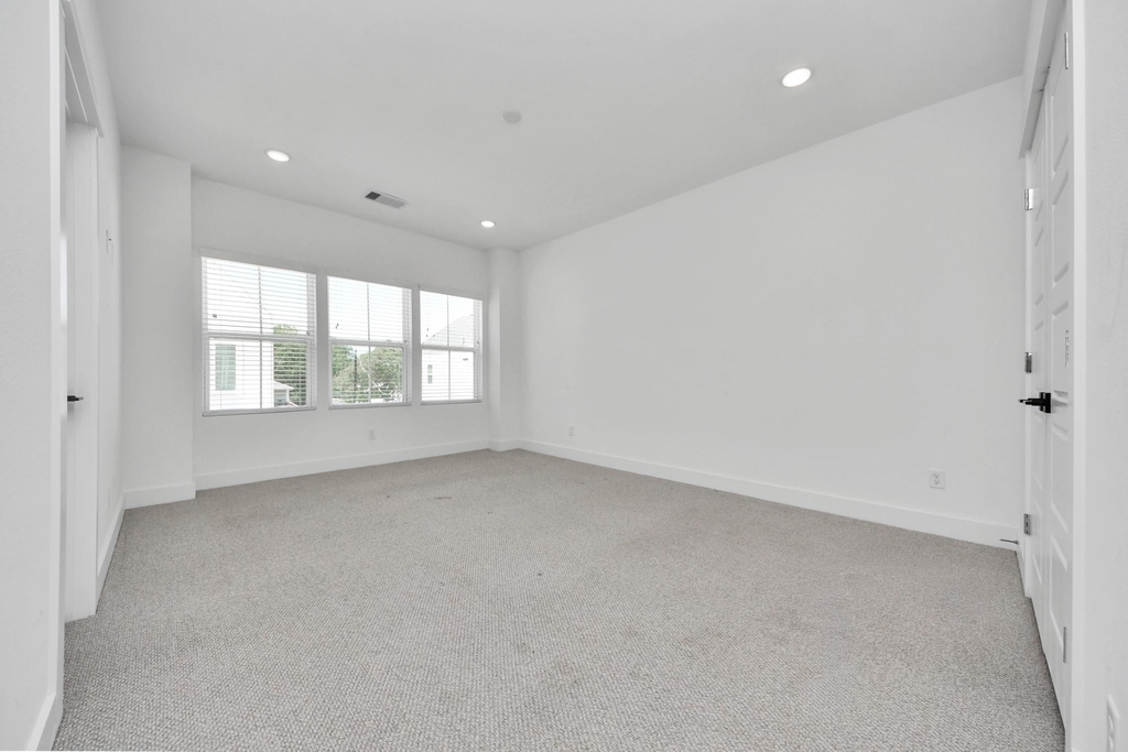 318 Neyland Street - Photo 29