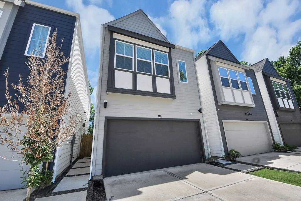318 Neyland Street - Photo 2