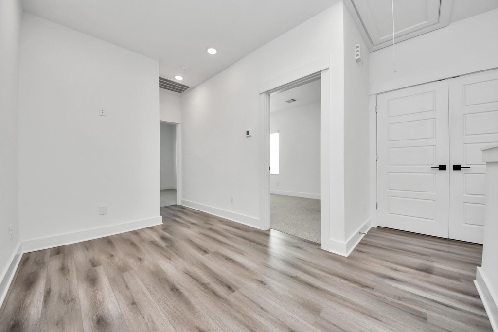 318 Neyland Street - Photo 12