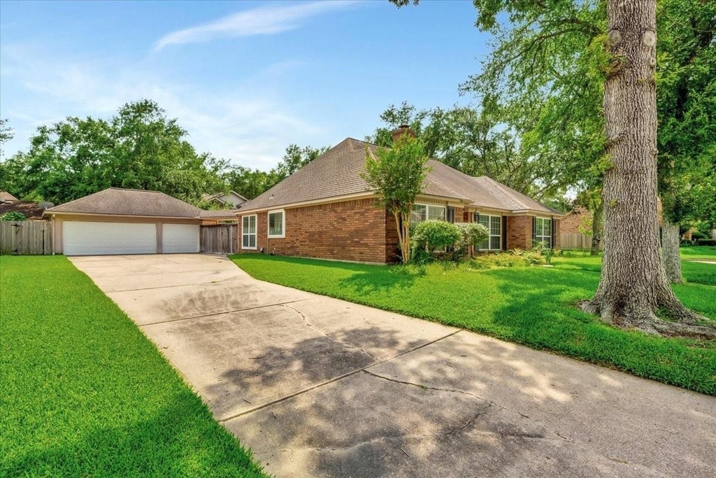15402 Willow Shores Drive - Photo 3