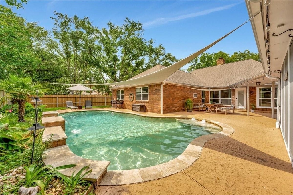15402 Willow Shores Drive - Photo 1