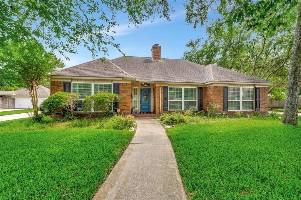 15402 Willow Shores Drive - Photo 0