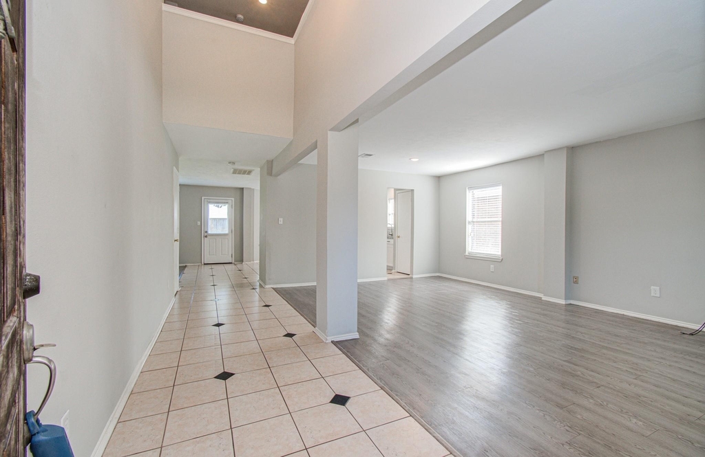16126 Coleburn Drive - Photo 3