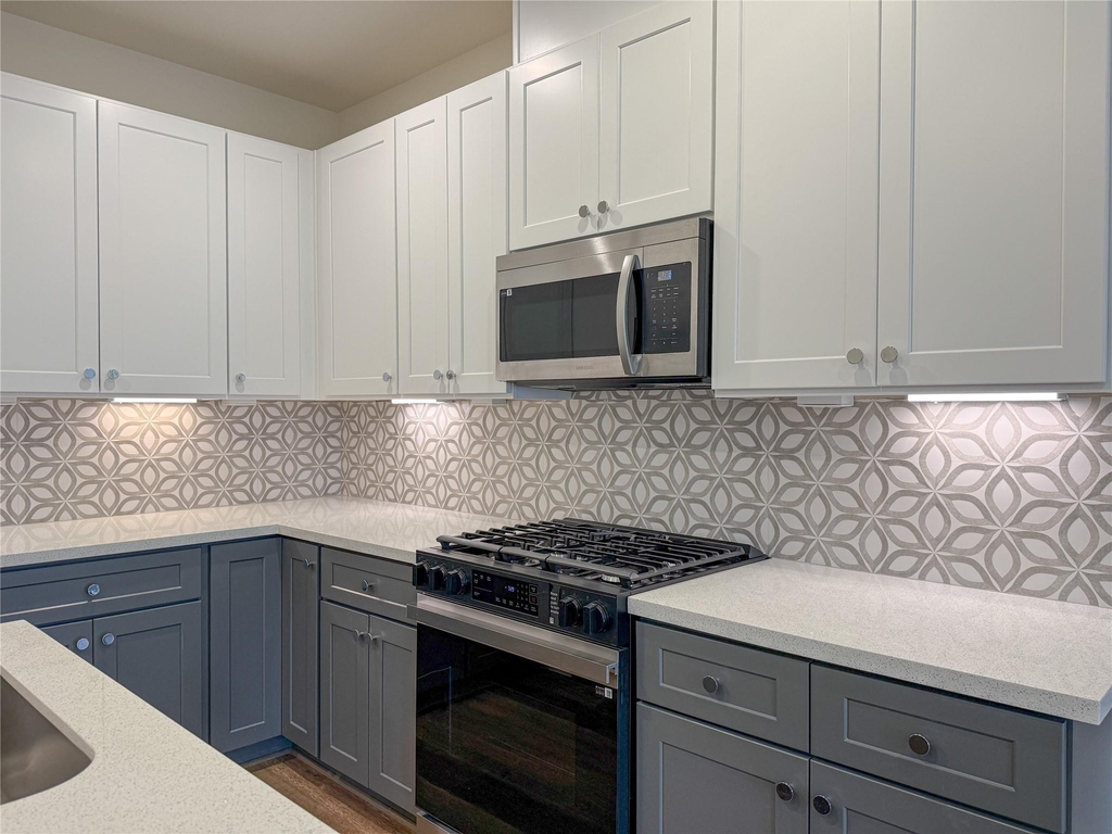 881 Rachel Street - Photo 5