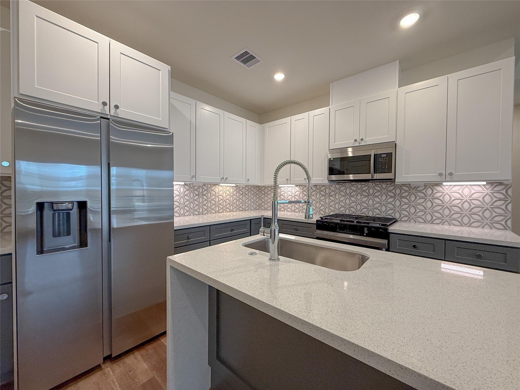 881 Rachel Street - Photo 7