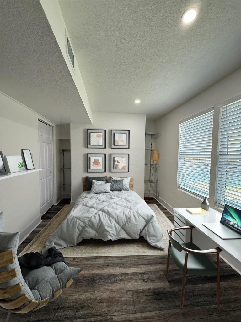 705 W Stanford - Photo 0