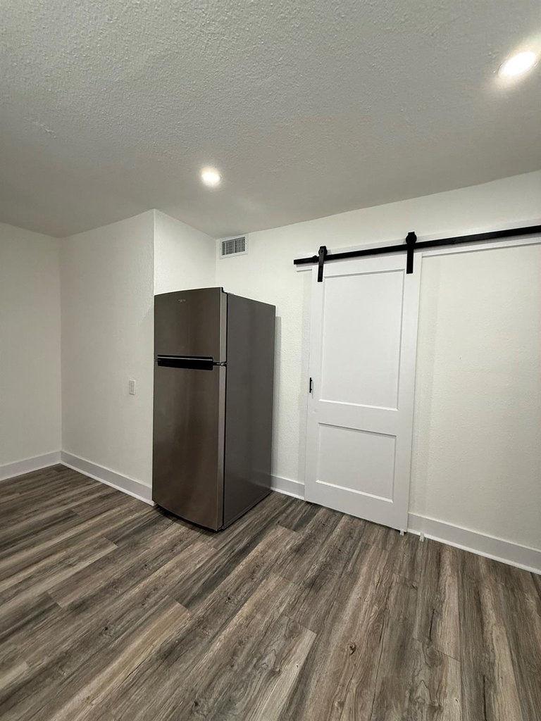 705 W Stanford - Photo 7