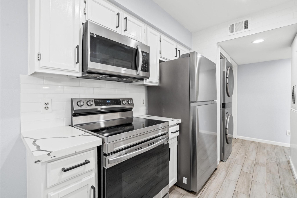 14600 Fonmeadow Drive - Photo 3